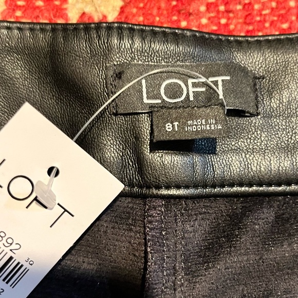 Ann Taylor pleat front faux leather pants 8T NWT - Picture 2 of 3